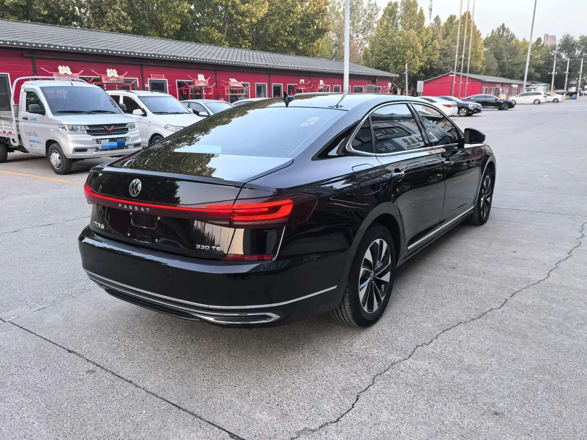 2022 VOLKSWAGEN PASSAT thumbnail 4