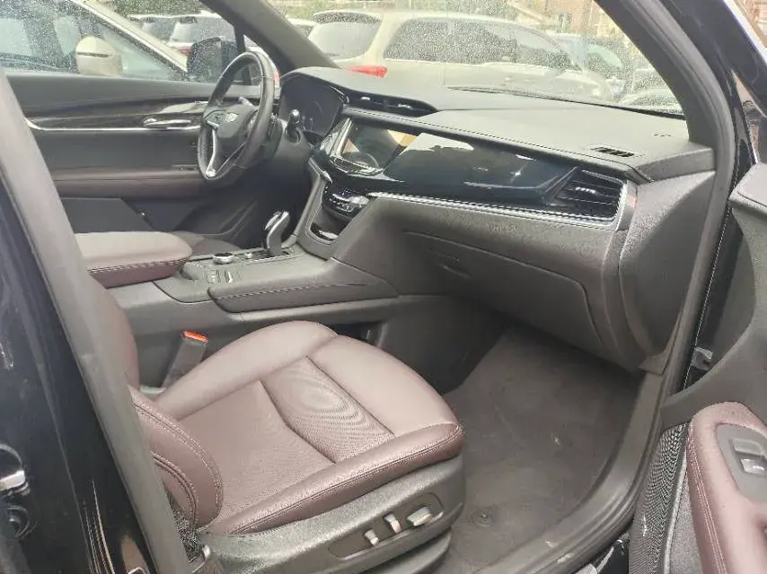 2021 CADILLAC XT6 thumbnail 3