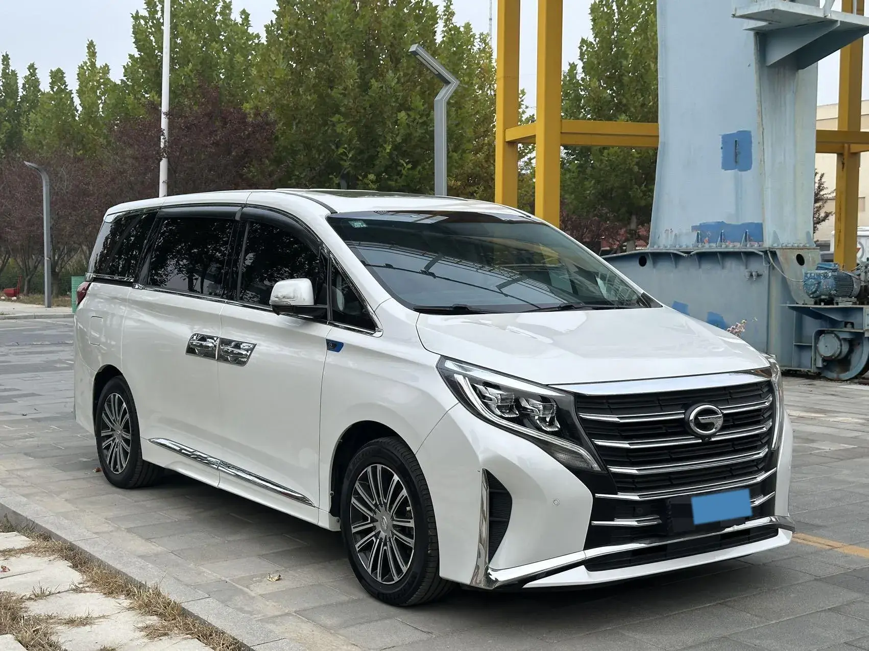 2021 GAC TRUMPCHI thumbnail 3