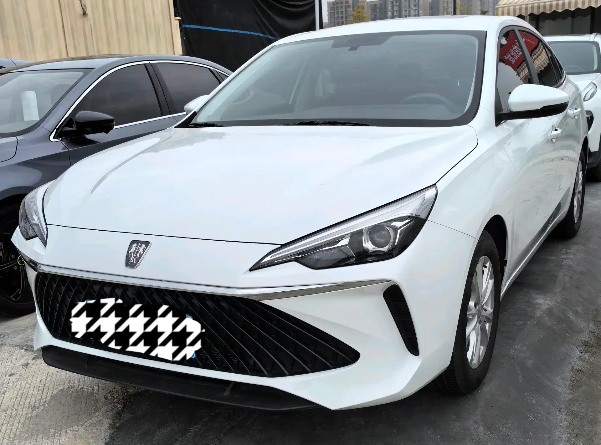 2023 ROEWE I5 view 1