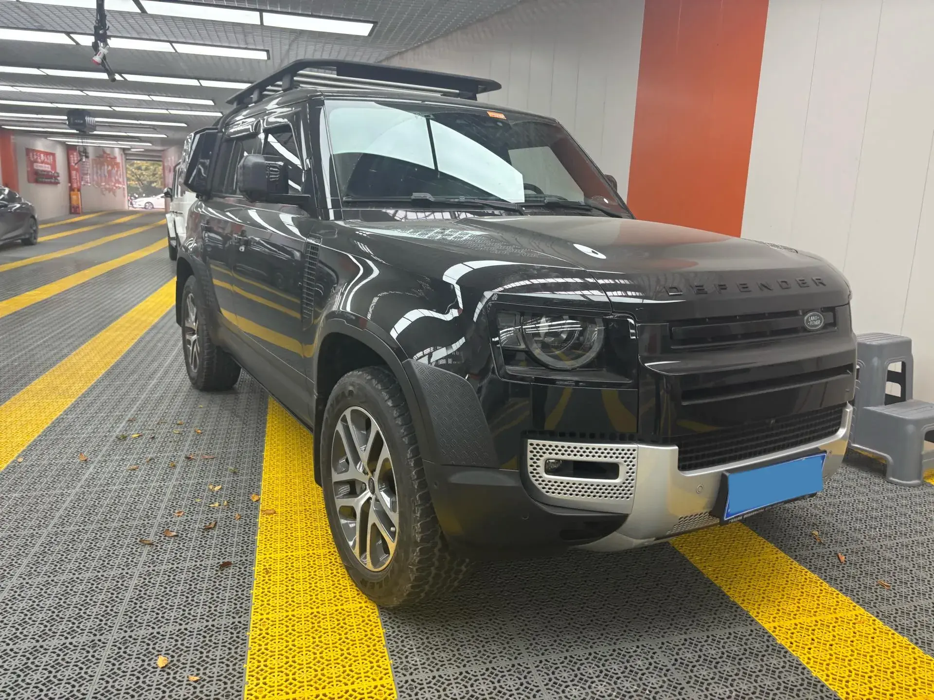 2023 LAND ROVER thumbnail 3