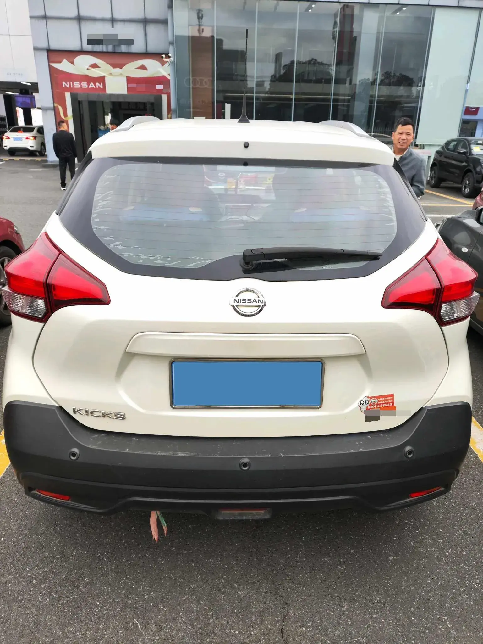 2019 NISSAN KICKS thumbnail 4