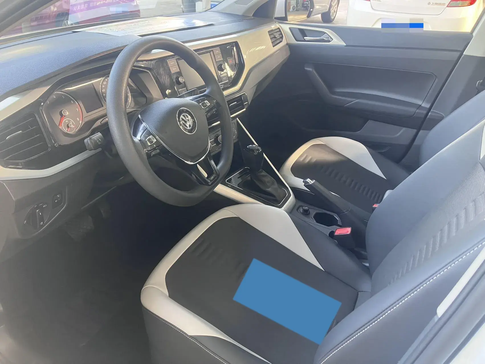 2019 VOLKSWAGEN POLO thumbnail 4