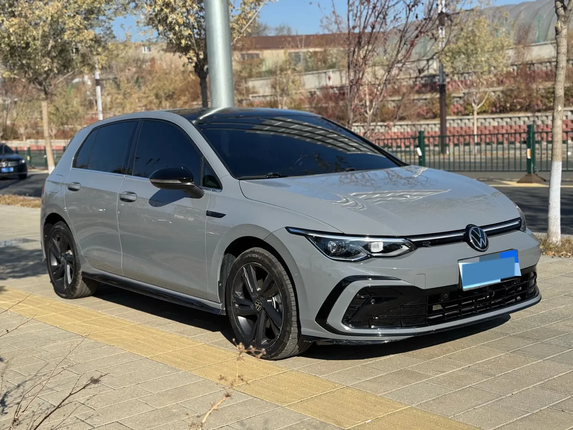 2021 VOLKSWAGEN GOLF thumbnail 3