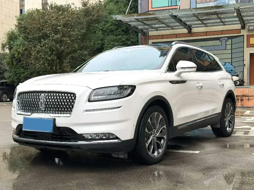 2021 Lincoln Nautilus 2.0T 245HP L4 8AT