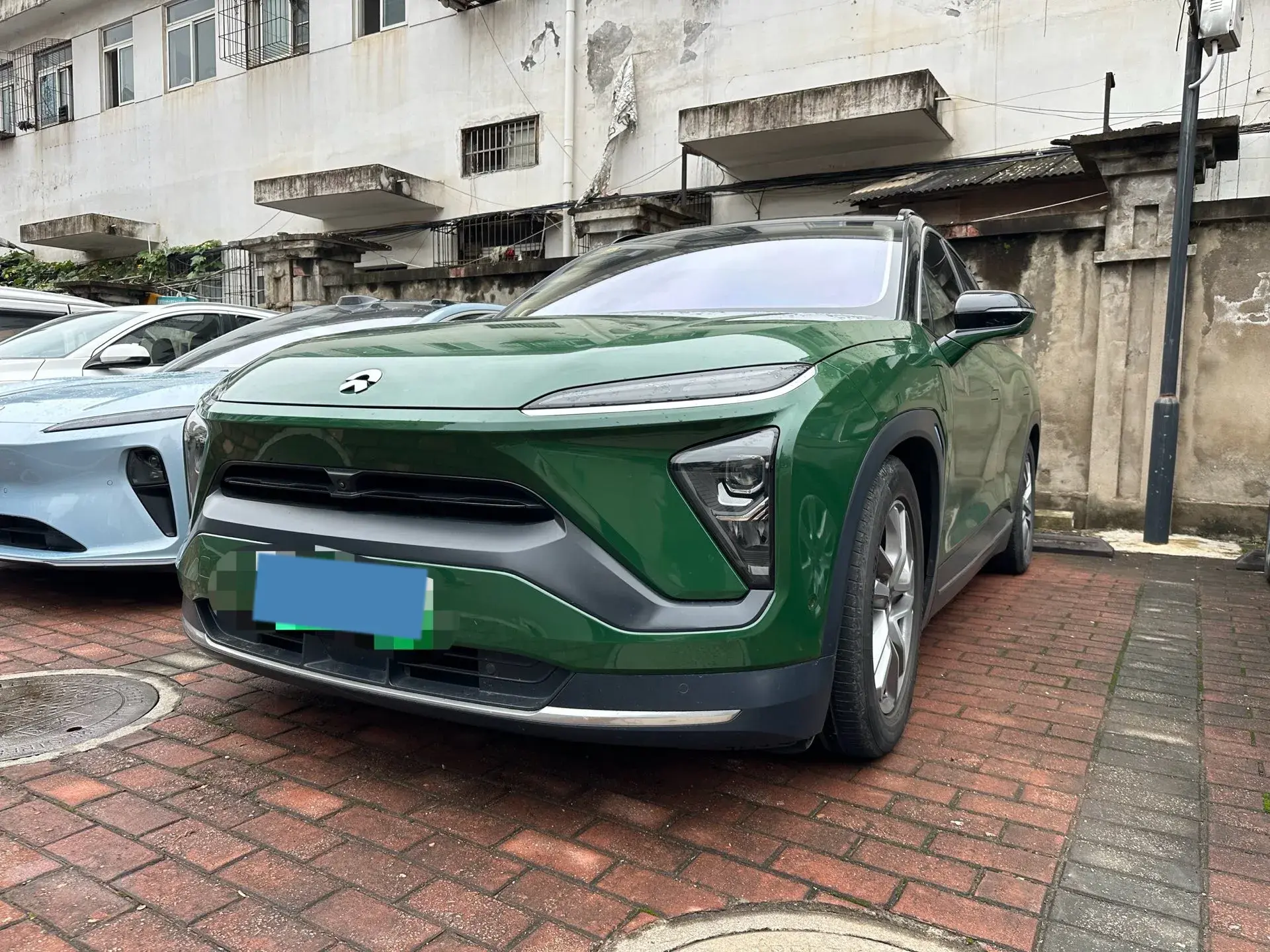 2020 NIO ES6 view 1