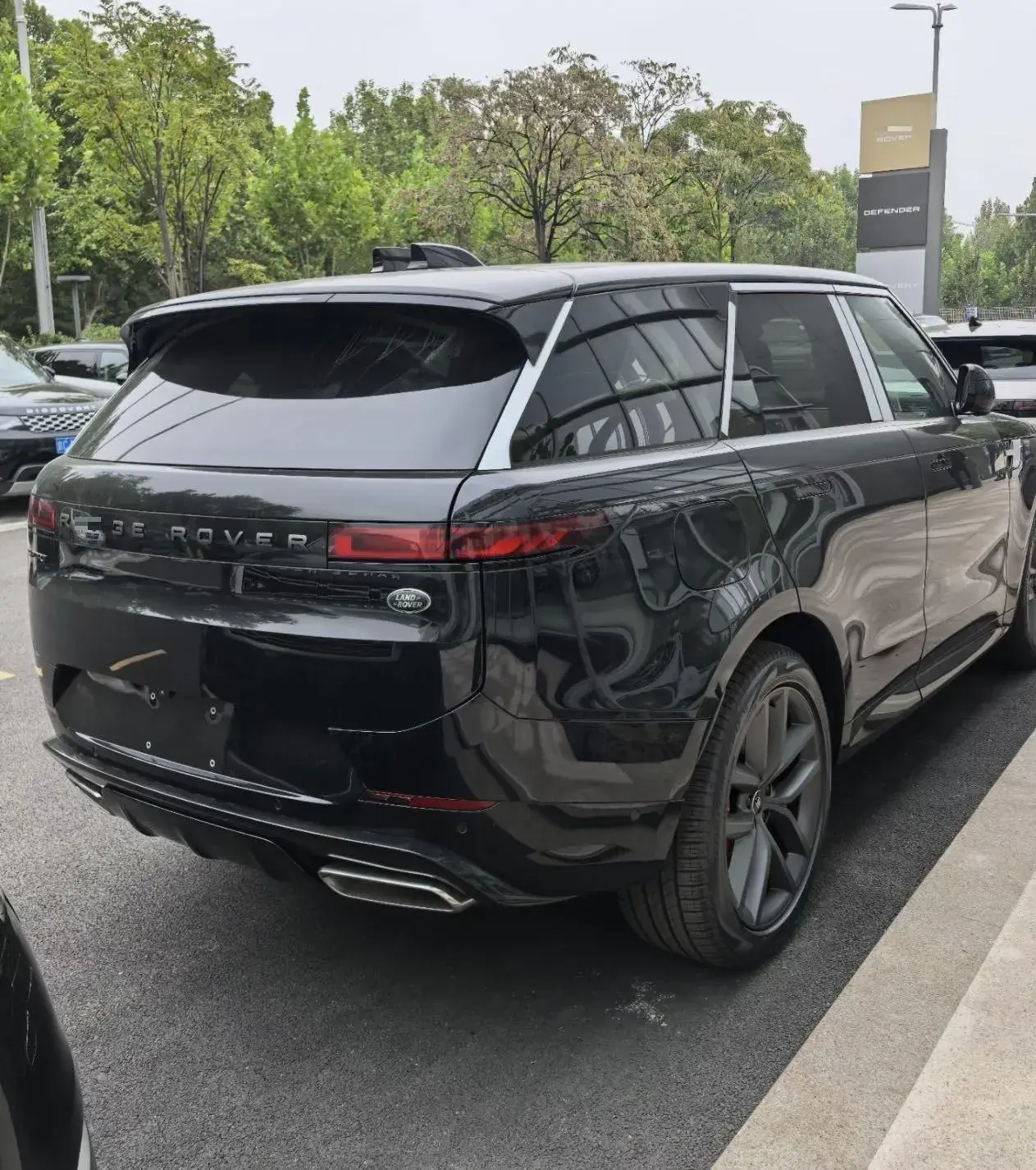 2023 LAND ROVER thumbnail 4