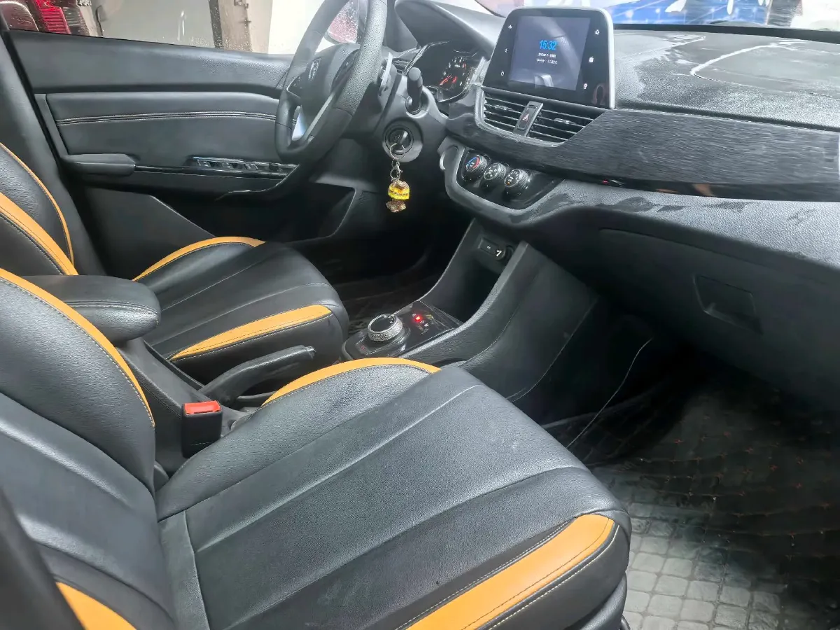 2014 BaoJun 610 1.5L 112HP L4 6AT,autocango,china used car exporter,china ev exporter,chinese used car exporter,chinese used ev exporter