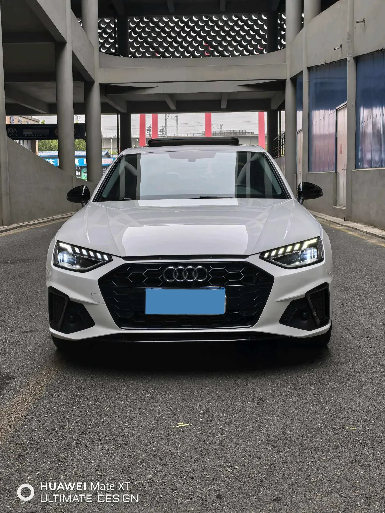 2022 AUDI A4L thumbnail 2