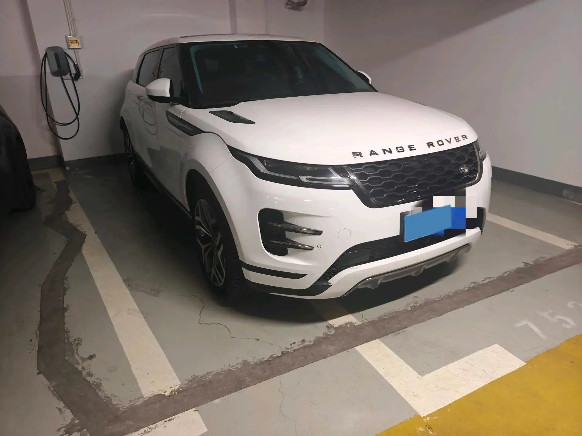 2022 LAND ROVER thumbnail 3