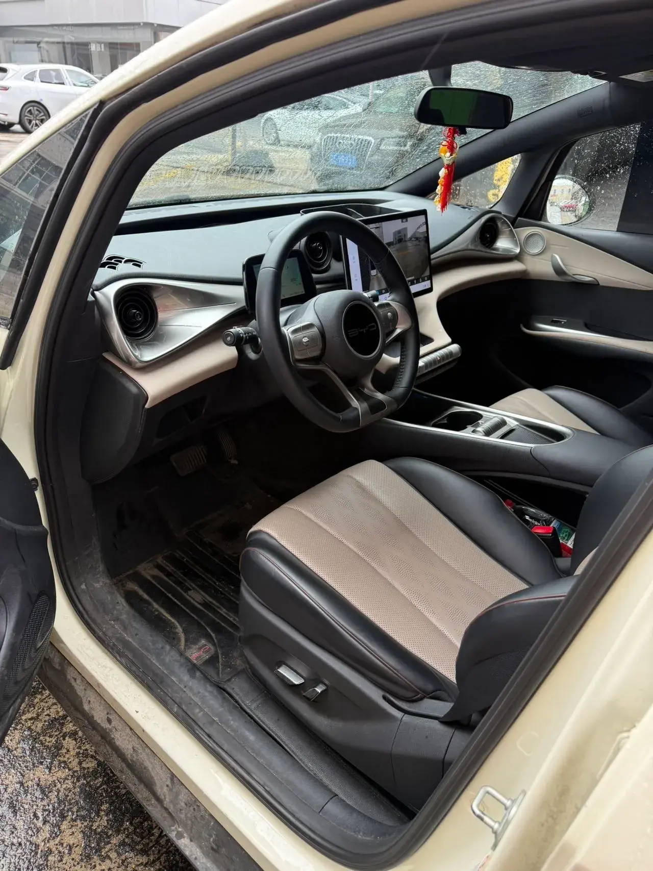 2023 BYD DOLPHIN thumbnail 3