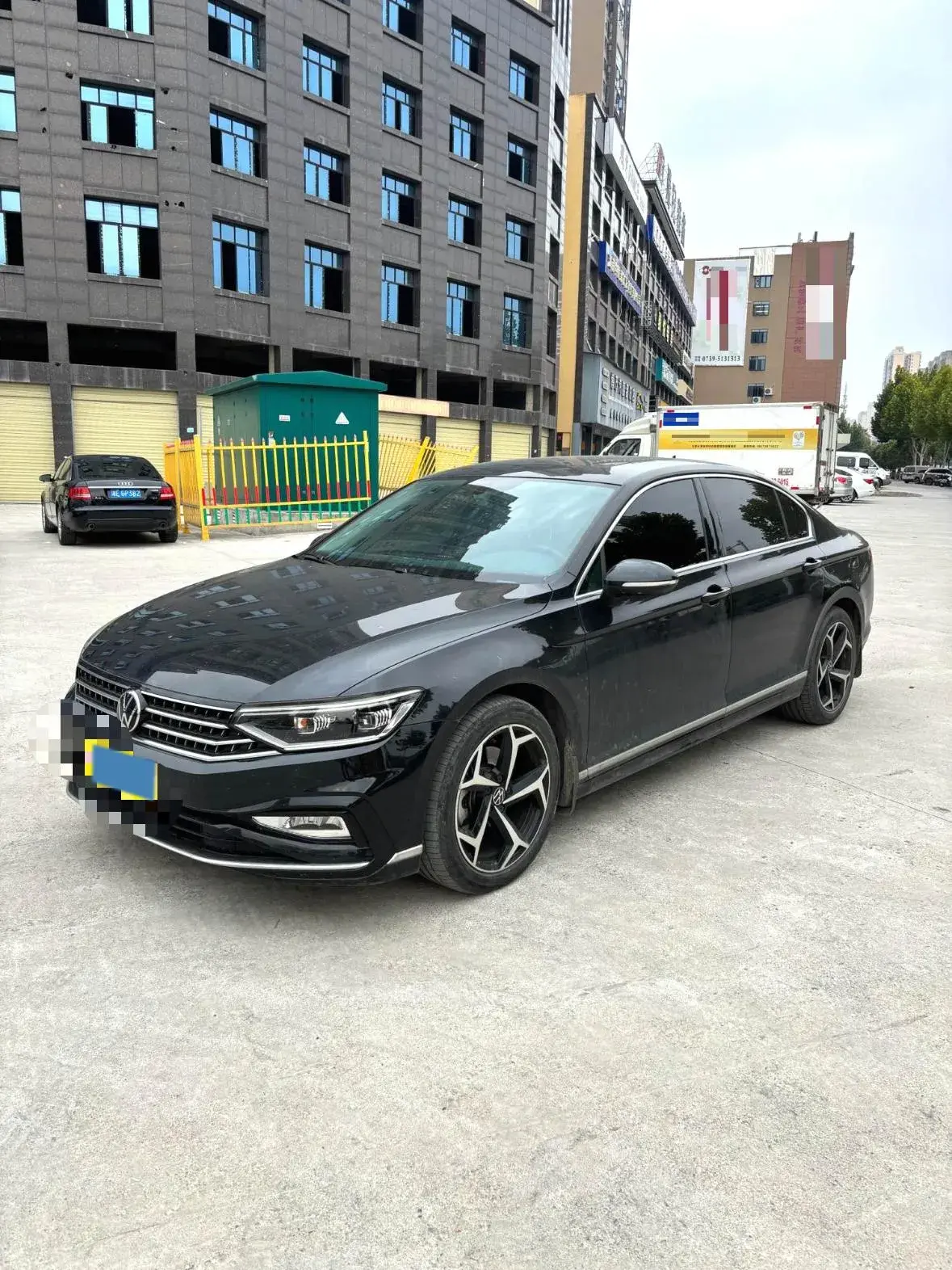 2023 VOLKSWAGEN MAGOTAN view 1