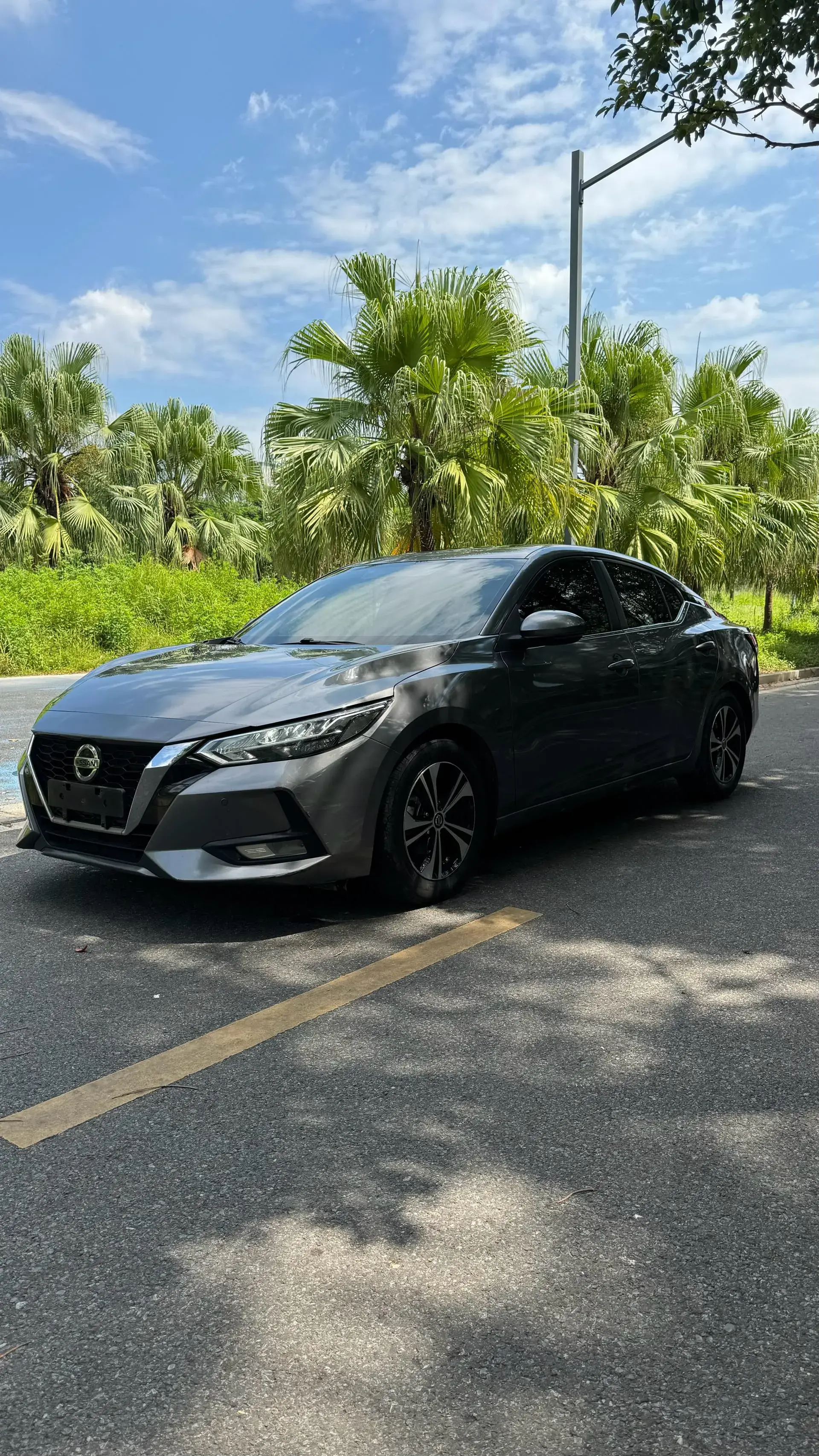 2020 NISSAN SYLPHY view 1
