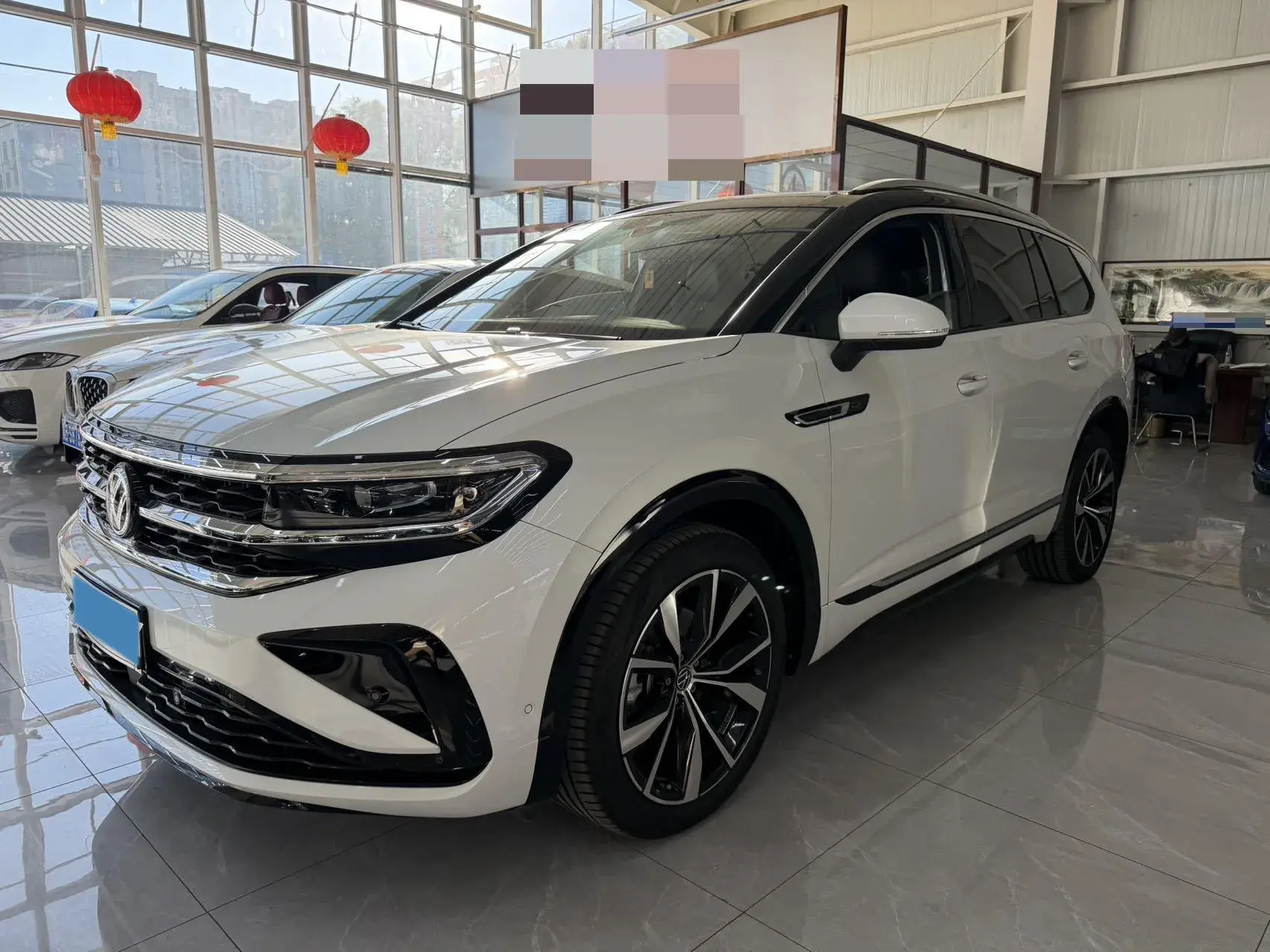 2022 VOLKSWAGEN TALAGON view 1