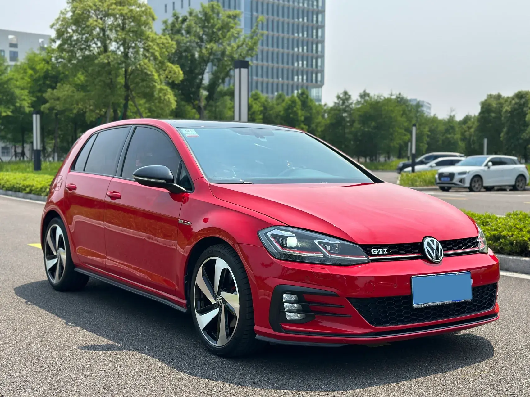 2018 VOLKSWAGEN GOLFGTI thumbnail 3