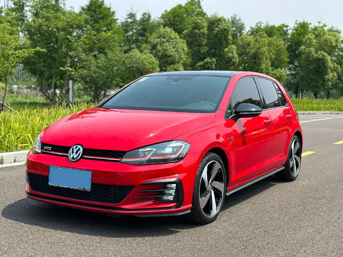 2018 Volkswagen GolfGTI 2.0T 220HP L4 7DCT
