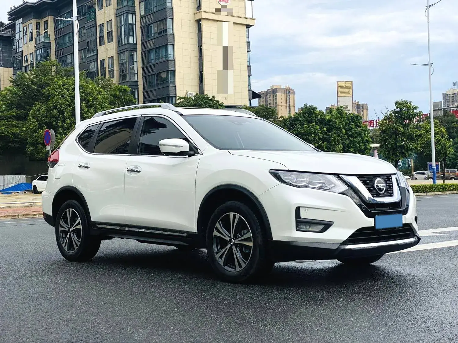 2021 NISSAN X-TRAIL thumbnail 3