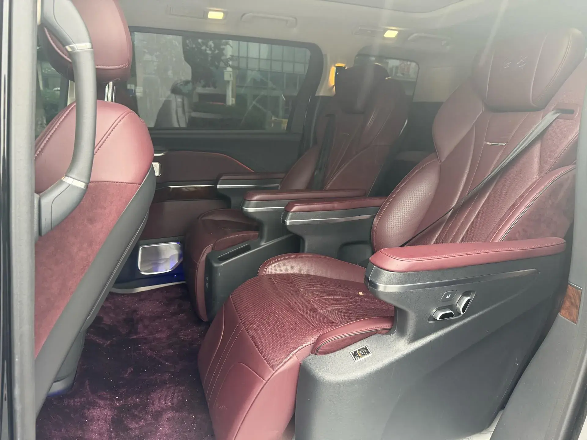 2023 HONGQI HQ9 thumbnail 3