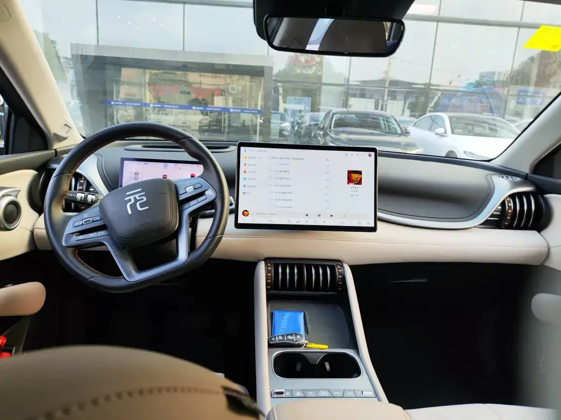 2025 BYD YUAN thumbnail 2