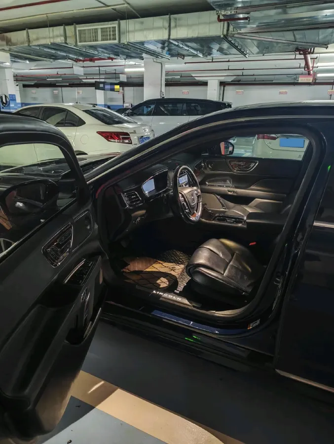 2019 Lincoln Continental 2.0T 241HP L4 6AT,autocango,china used car exporter,china ev exporter,chinese used car exporter,chinese used ev exporter