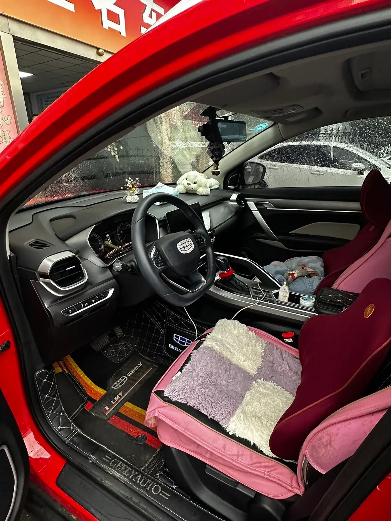 2020 GEELY COOLRAY thumbnail 3