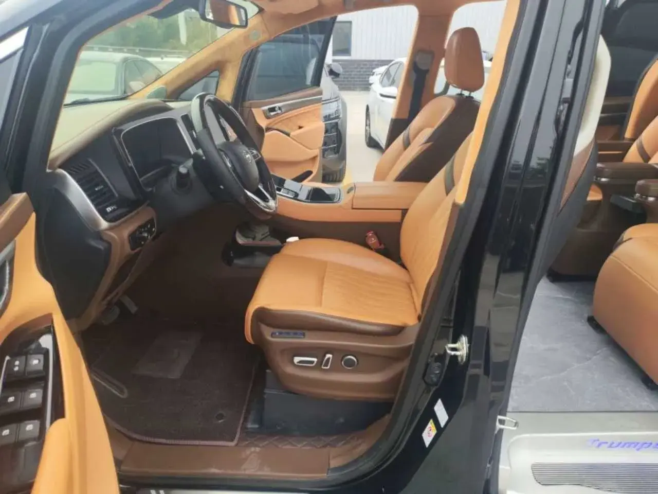 2021 GAC TRUMPCHI thumbnail 4