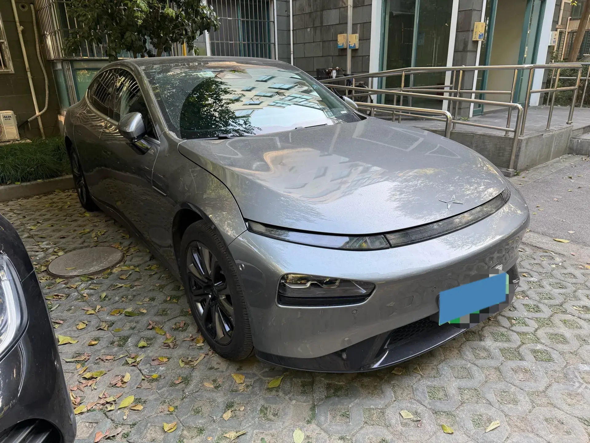 2020 XPENG P7 thumbnail 3