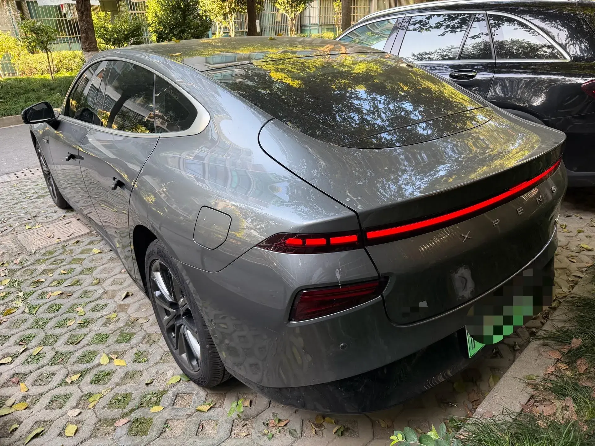 2020 XPENG P7 thumbnail 4