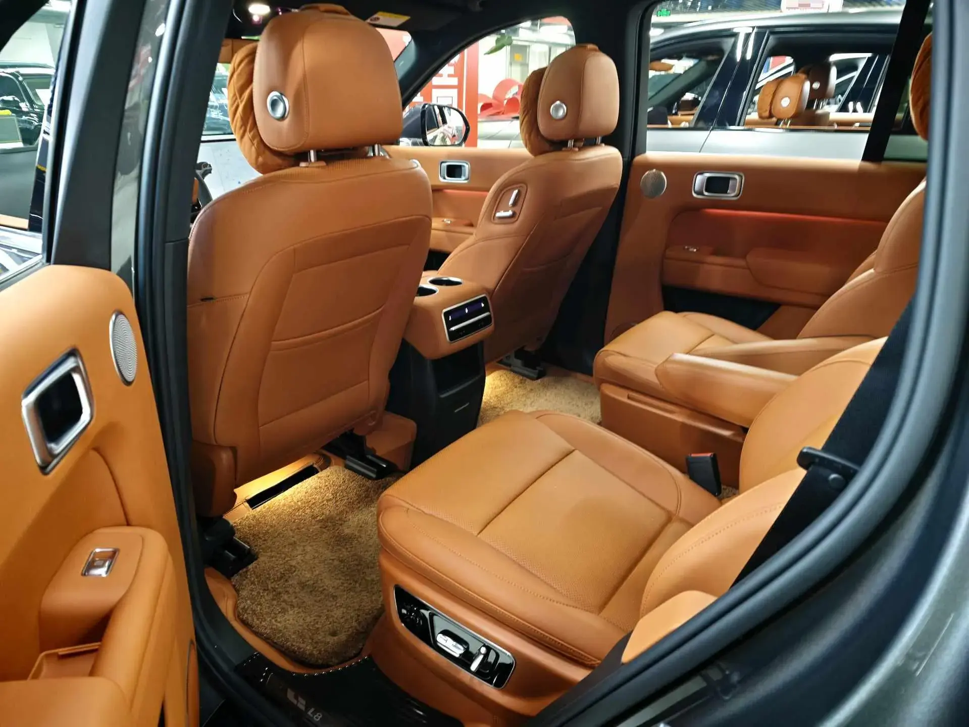 2023 LI L8 thumbnail 4