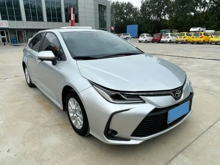 2022 TOYOTA COROLLA thumbnail 3