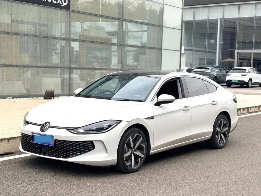 2022 VOLKSWAGEN LAMANDO view 1