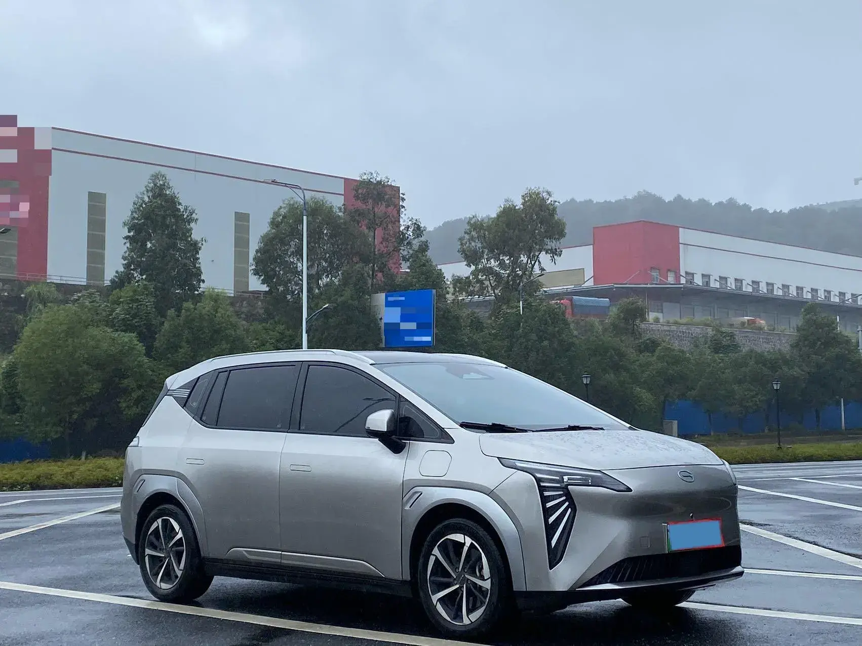 2023 AION Y thumbnail 2