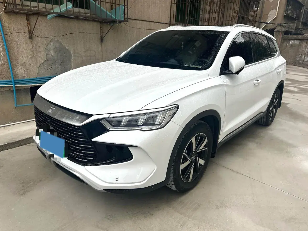 2024 BYD SONG view 1