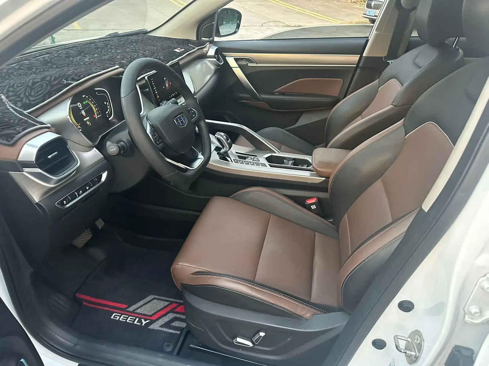 2019 GEELY COOLRAY thumbnail 4