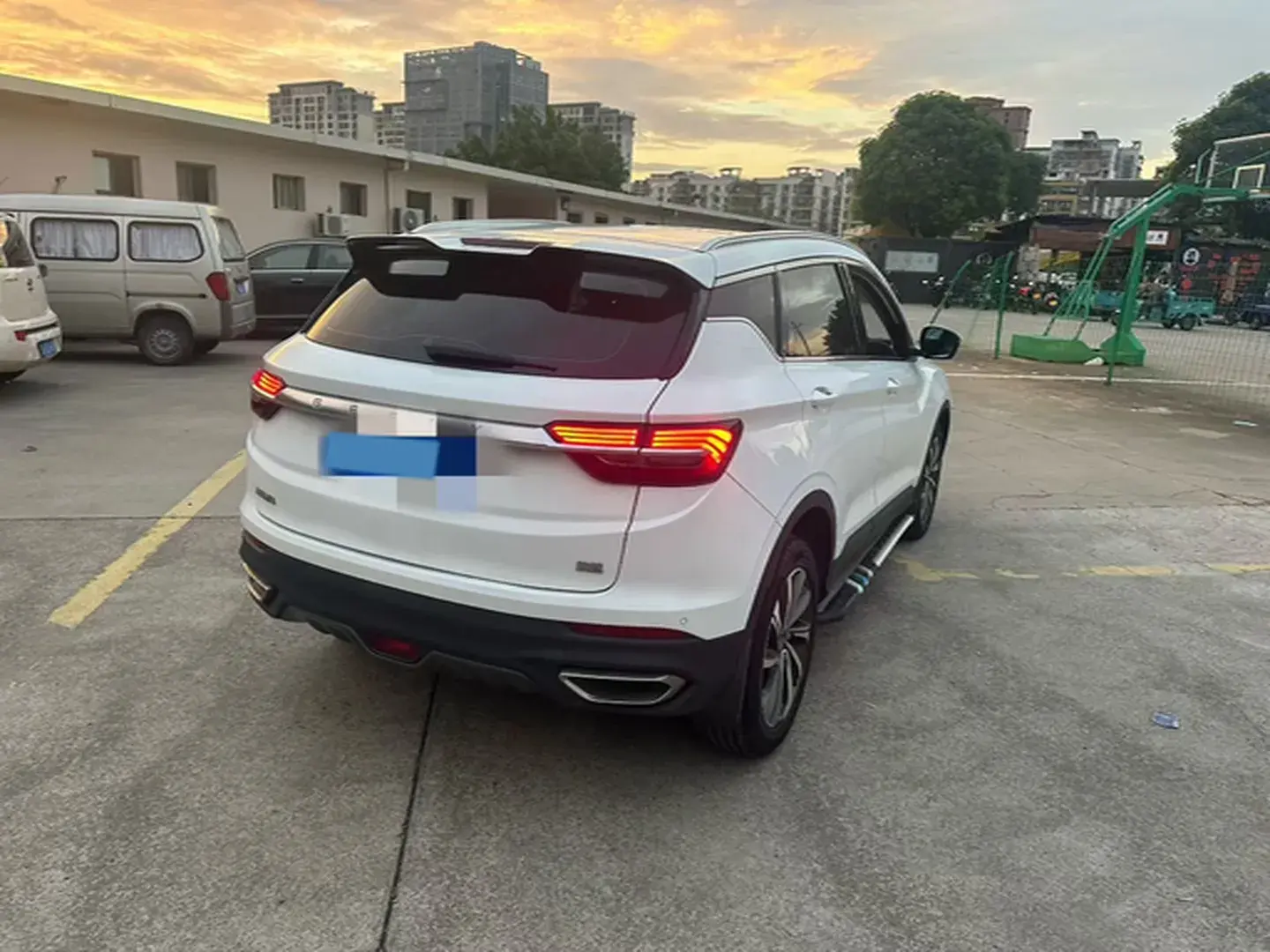 2019 GEELY COOLRAY thumbnail 2