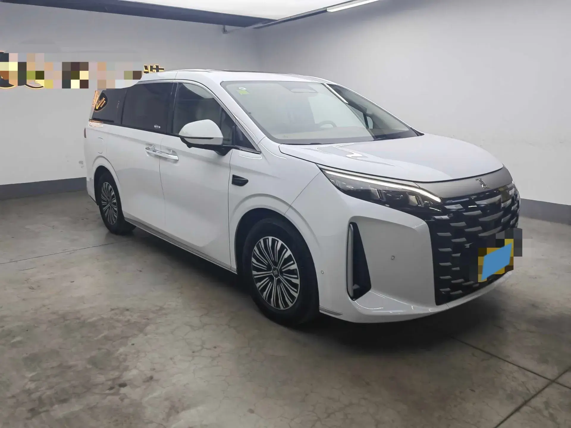 2025 BYD XIA thumbnail 2