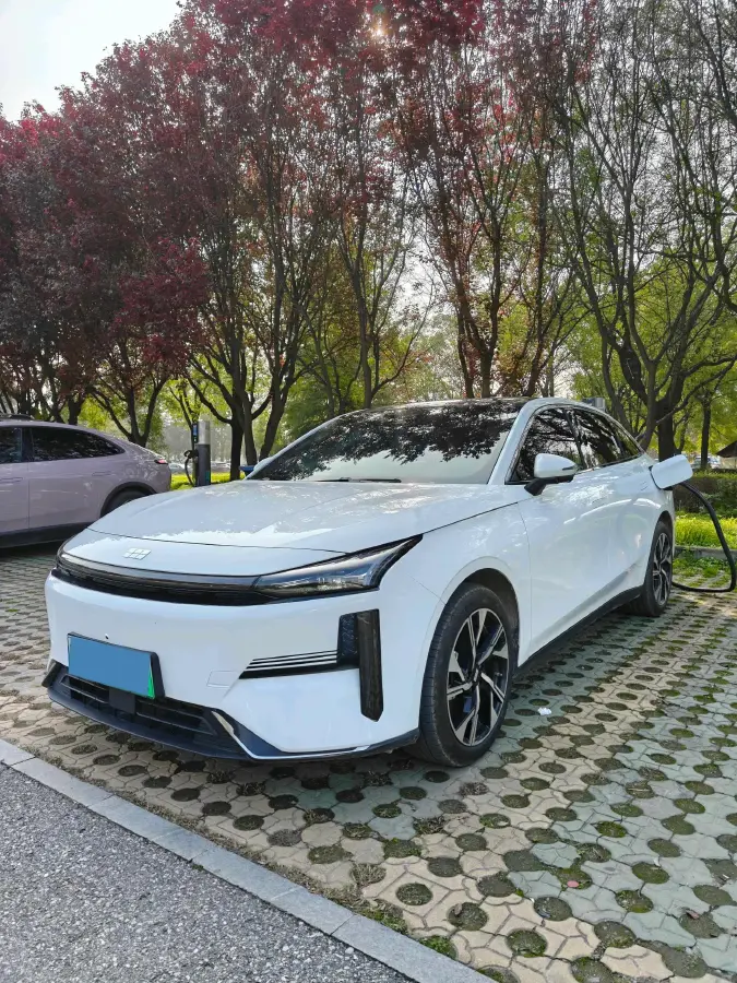 2023 Geely Galaxy L6 1.5T 163HP L4 3DHT PHEV