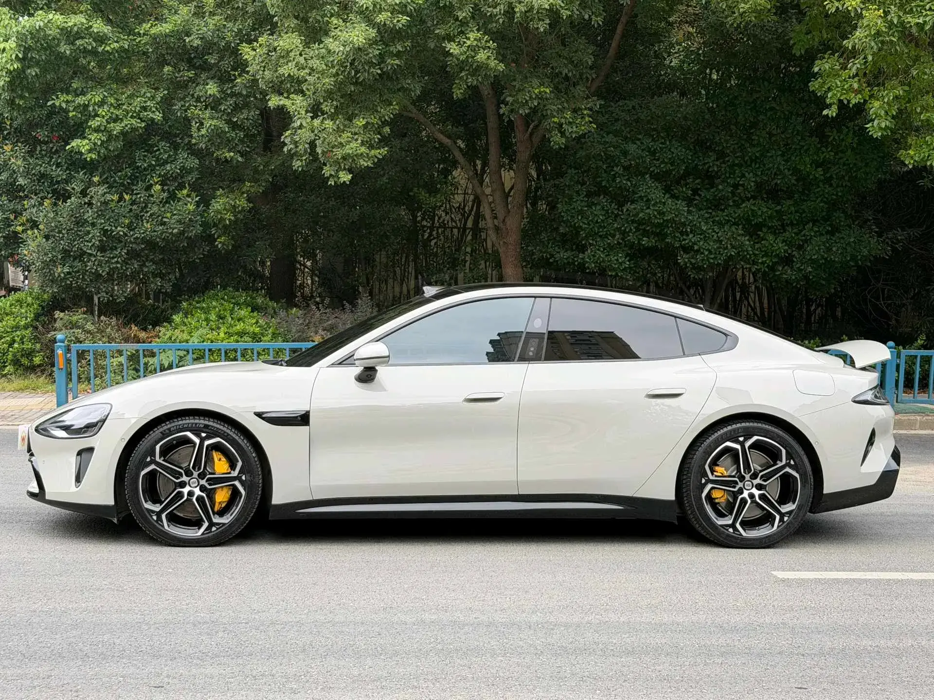 2024 MI SU7 thumbnail 3