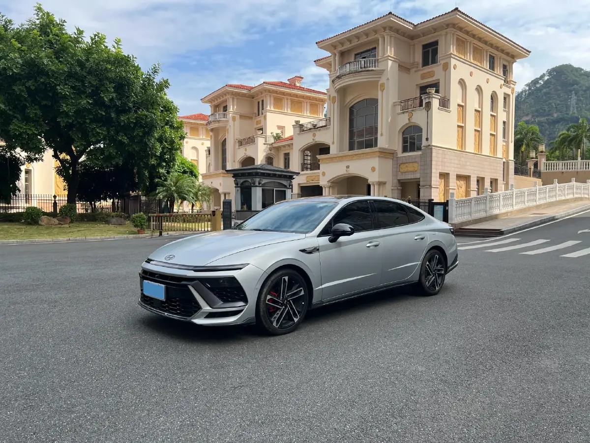 2024 Hyundai Sonata 2.0T 250HP L4 8AT