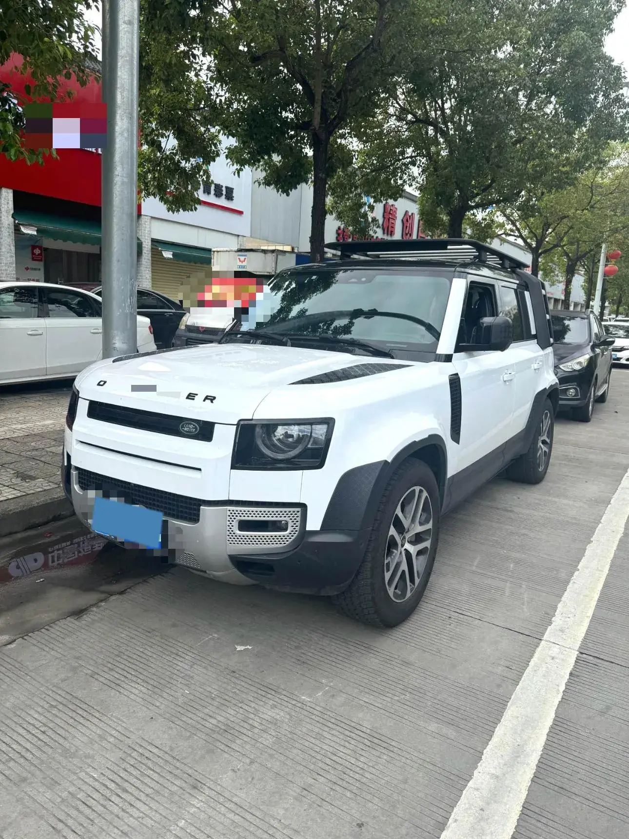 2024 LAND ROVER view 1