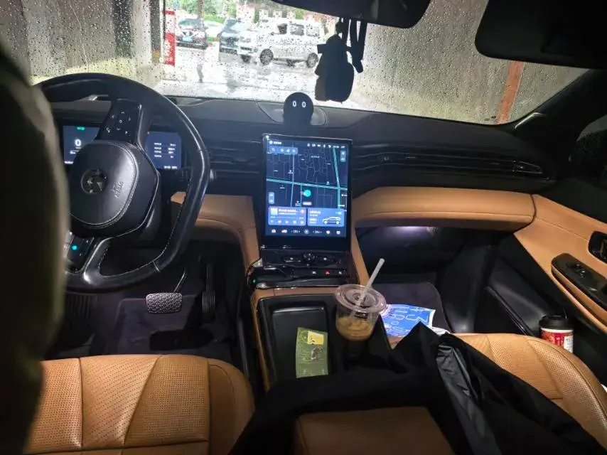 2020 NIO ES8 thumbnail 2