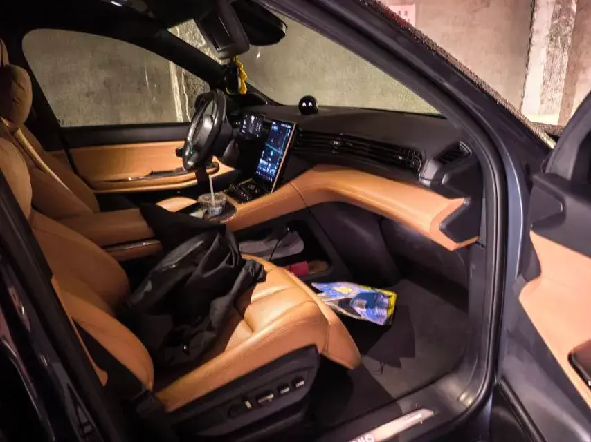 2020 NIO ES8 thumbnail 3