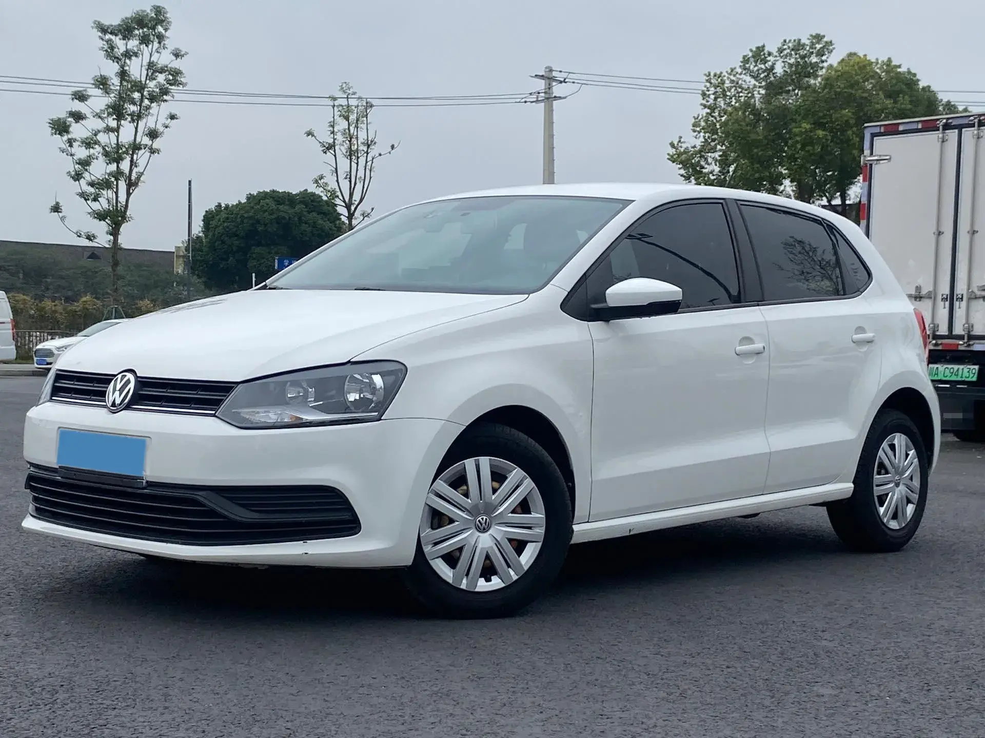 2018 VOLKSWAGEN POLO view 1