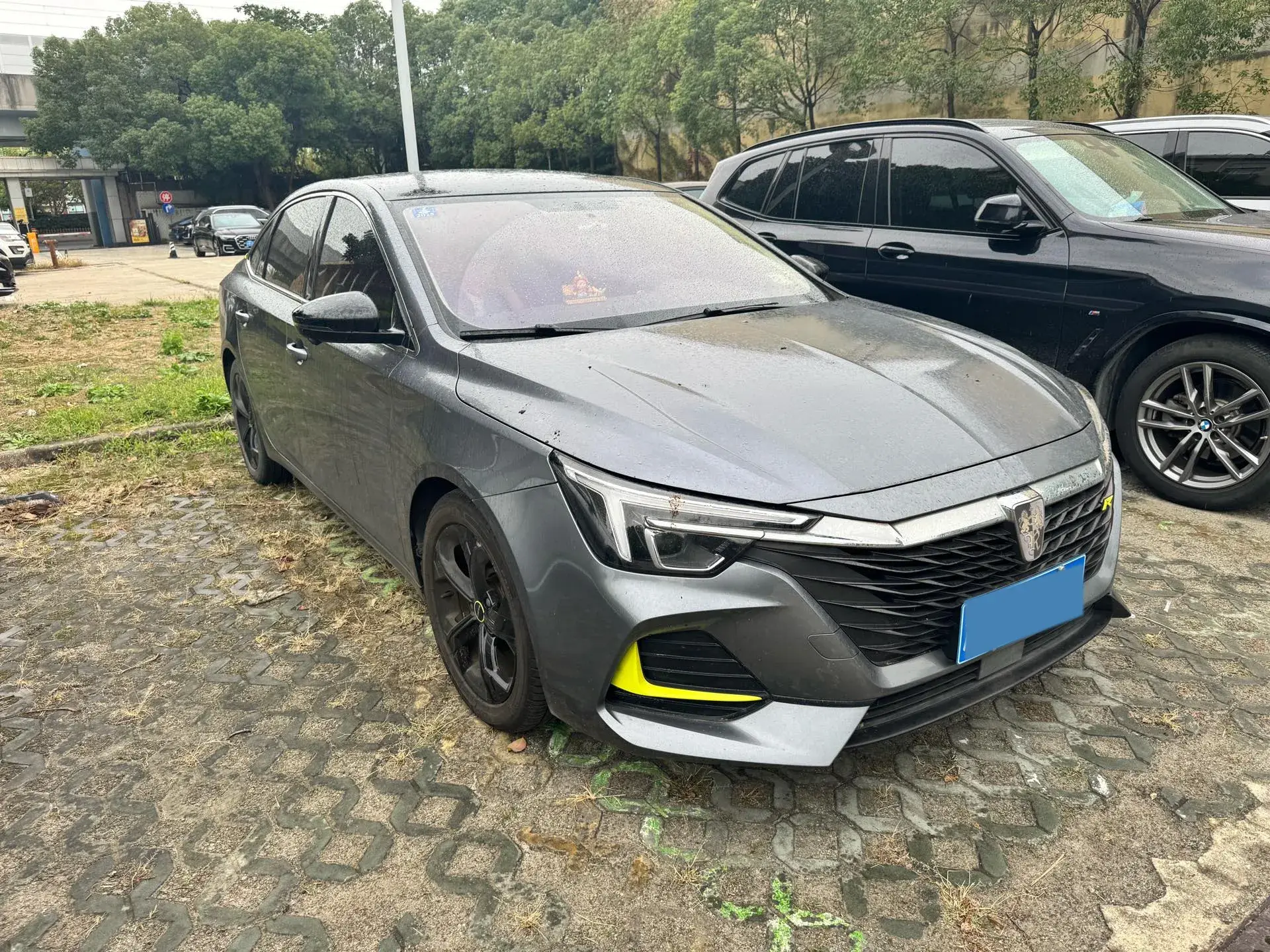 2020 ROEWE I6 thumbnail 3