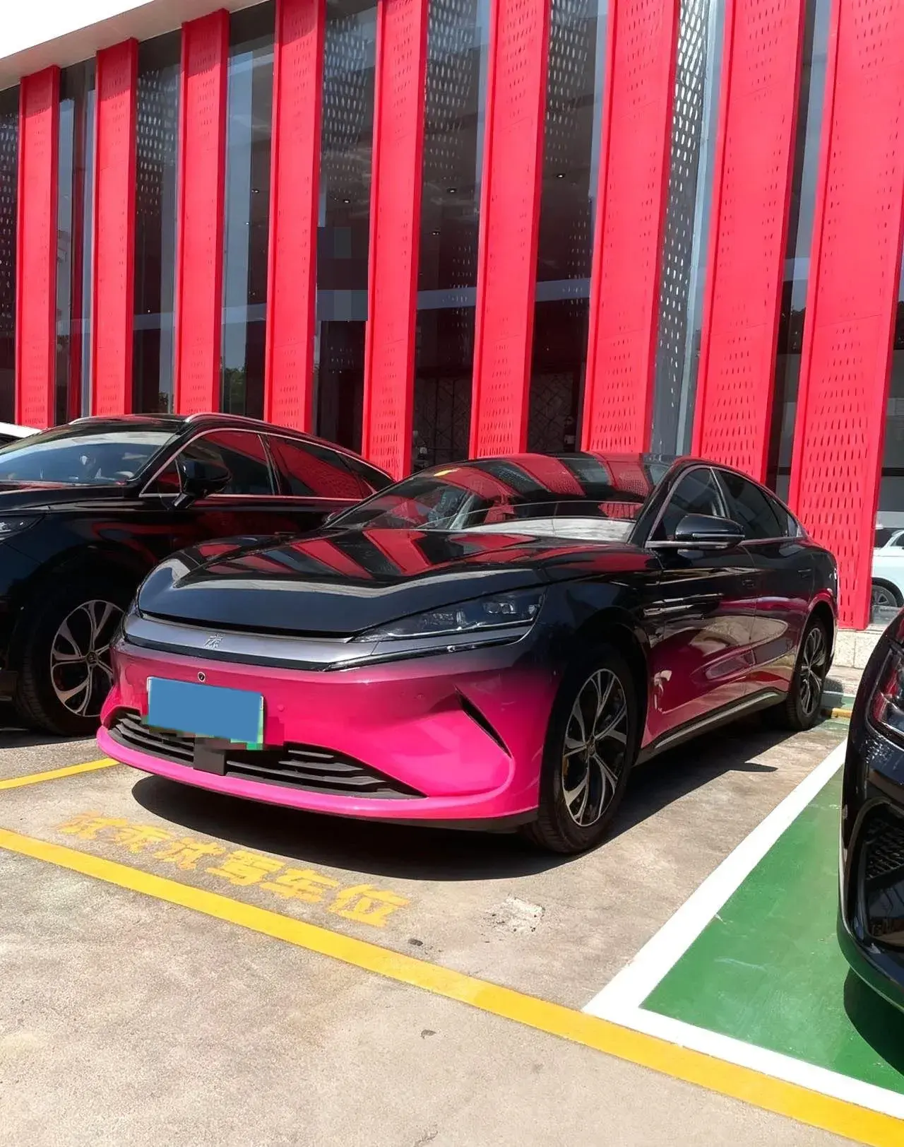 2025 BYD QINL view 1