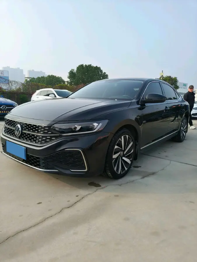 2022 Volkswagen Passat 2.0T 186HP L4 7DCT