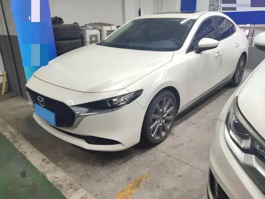 2022 MAZDA 3 view 1