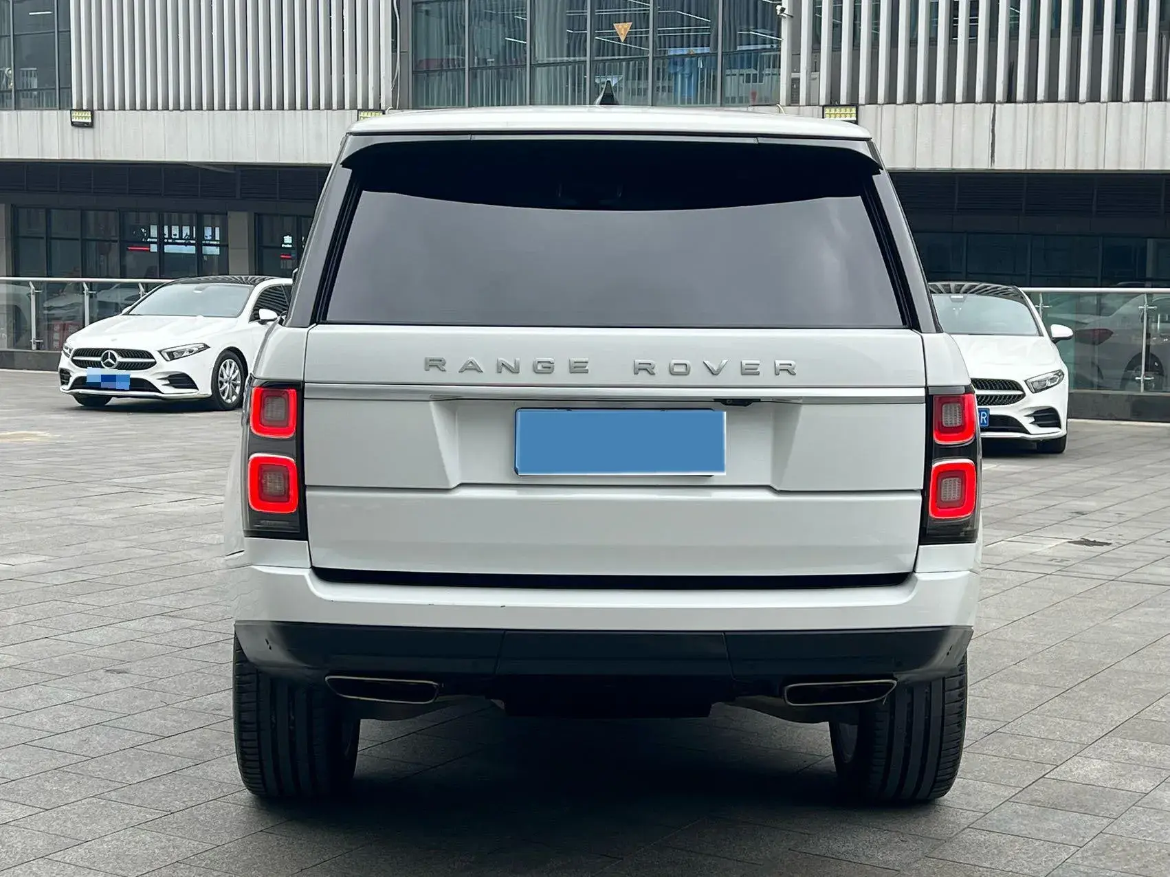 2018 LAND ROVER thumbnail 3