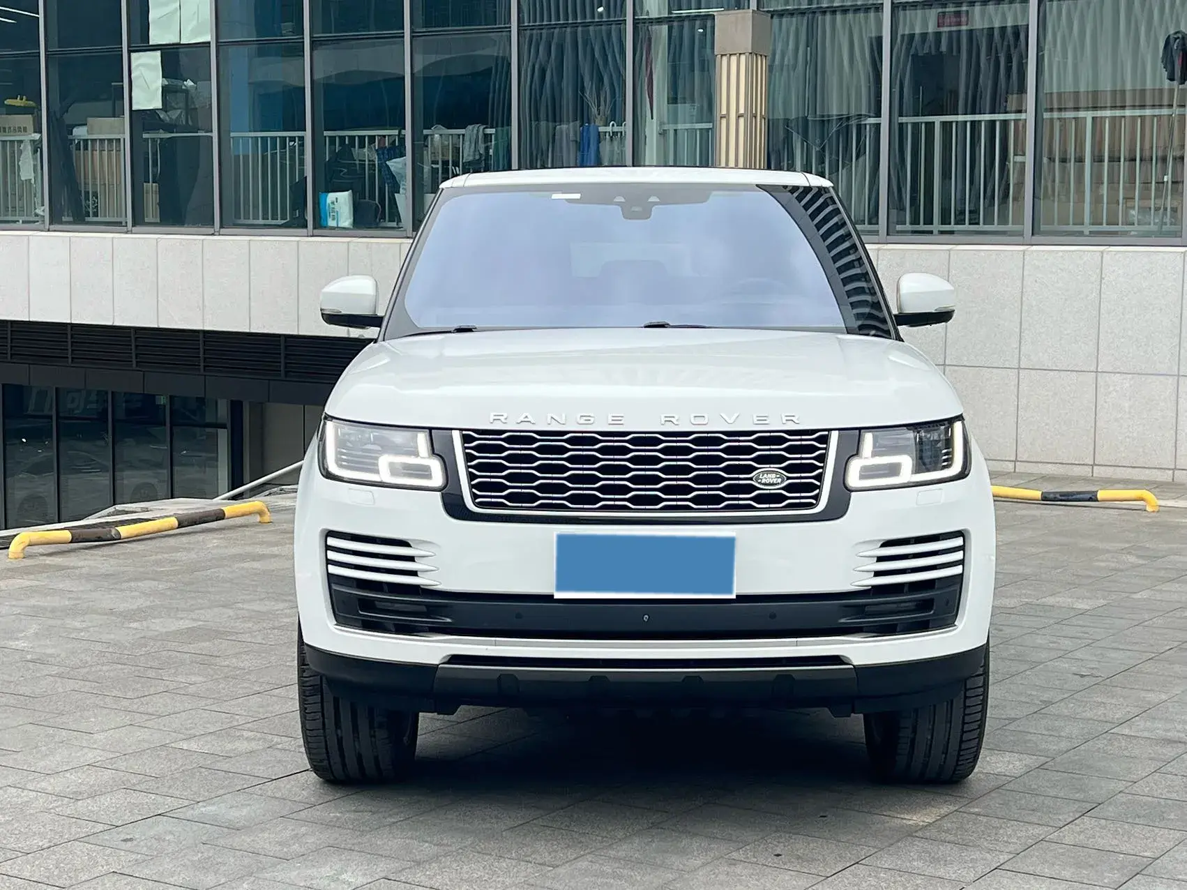 2018 LAND ROVER thumbnail 2