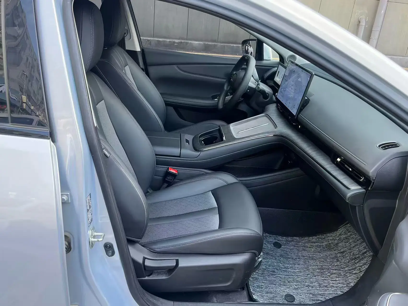 2024 AION AION thumbnail 4